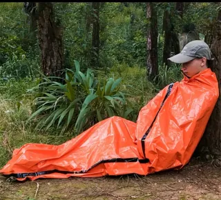 Manta, Poncho y Saco de Emergencia
