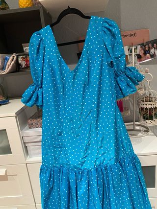 Traje de flamenca azul con lunares