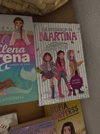 Libros varios niñas 2 eur cada uno