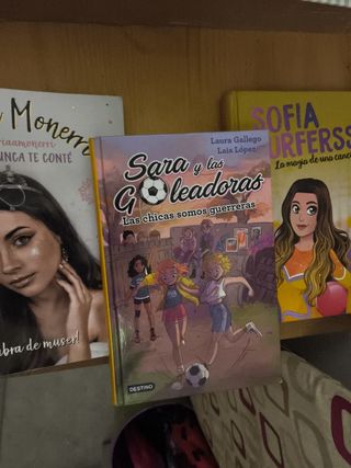 Libros varios niñas 2 eur cada uno
