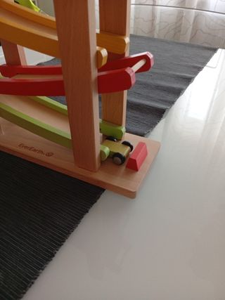 Rampa per auto in legno colorata