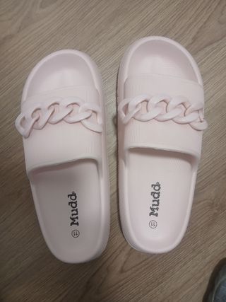 Chanclas Mudd rosas con cadena