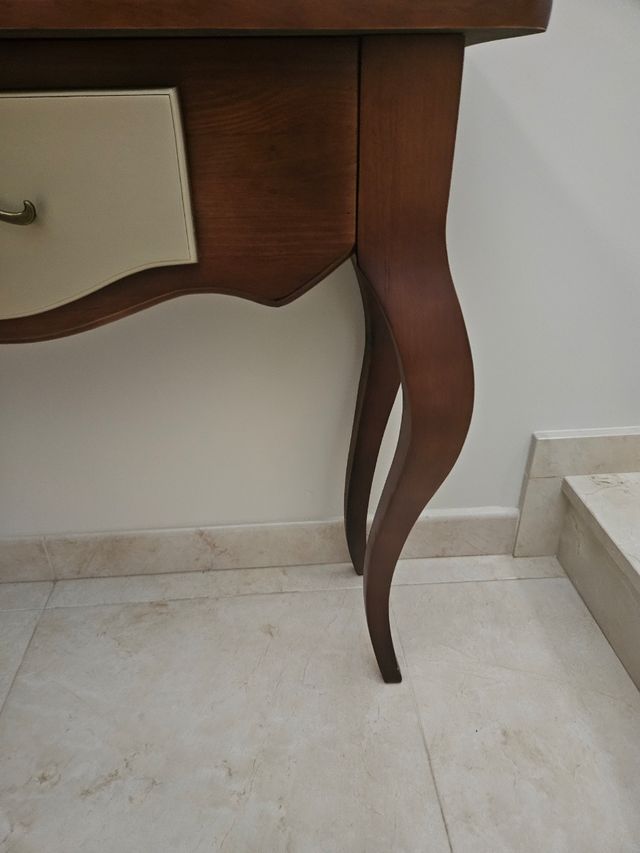 Consola de madera