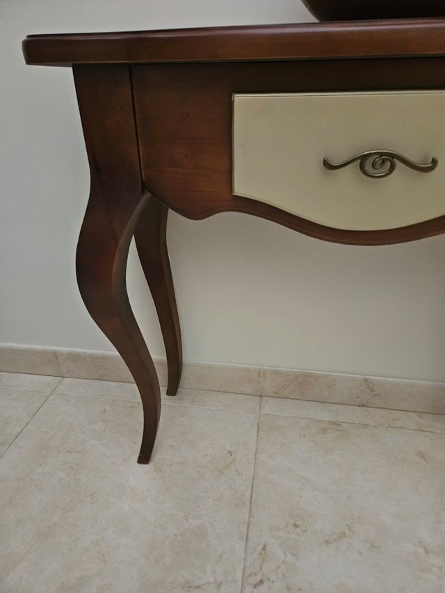 Consola de madera