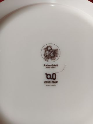 Juego 6 Platos Gaudí 2002 Cerámica