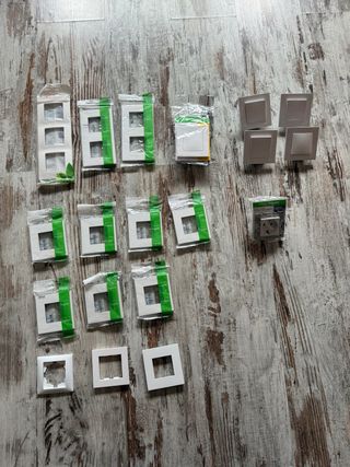 Interruptores y Marcos Schneider Unica