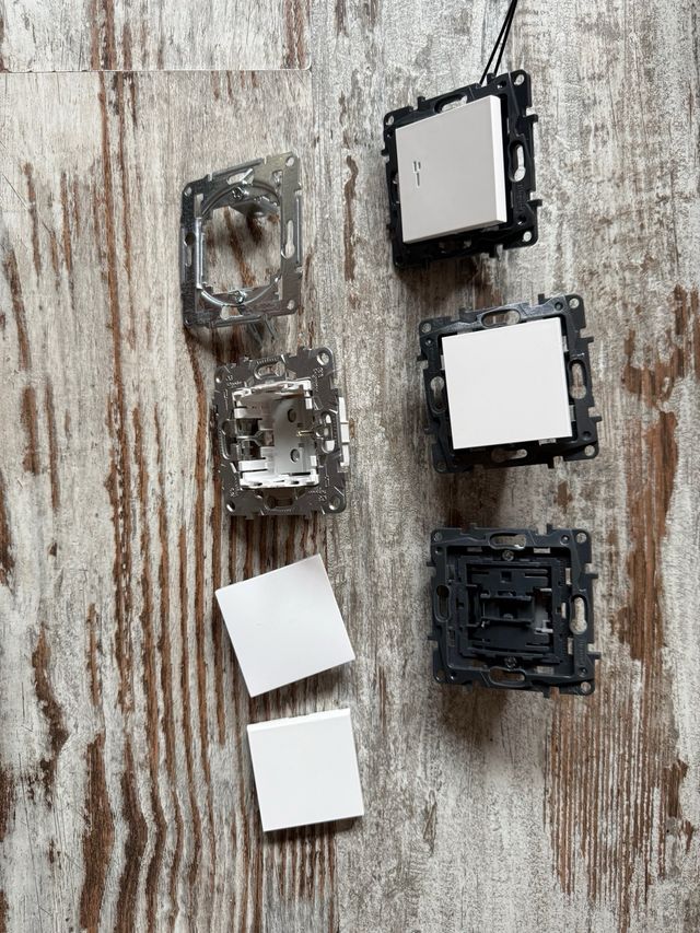 Interruptores y Marcos Schneider Unica