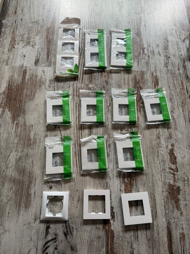 Interruptores y Marcos Schneider Unica