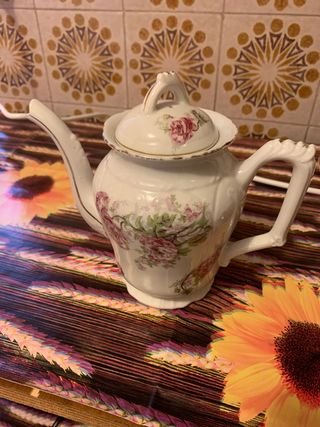 Teiera in ceramica decorata