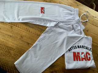 Traje Kimono Taekwondo Artes Marciales MAC 150cn
