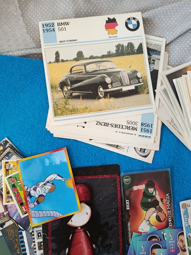 Lote de 300 cromos variados
