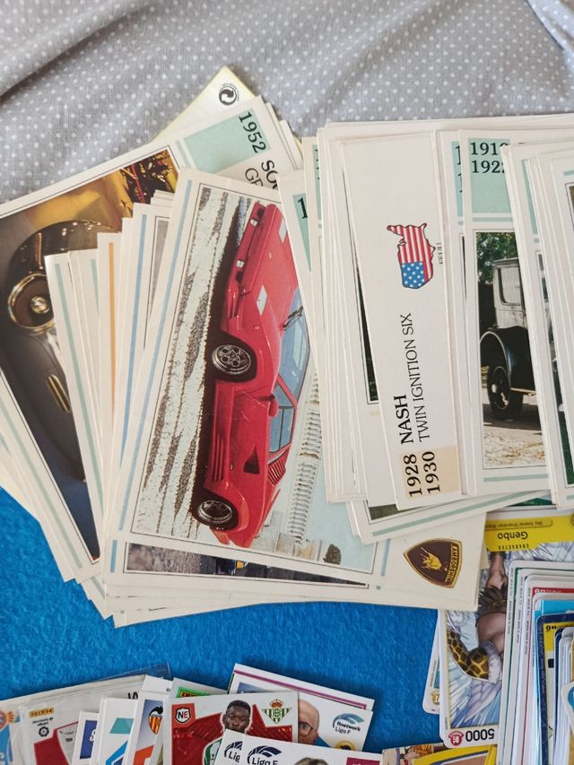 Lote de 300 cromos variados