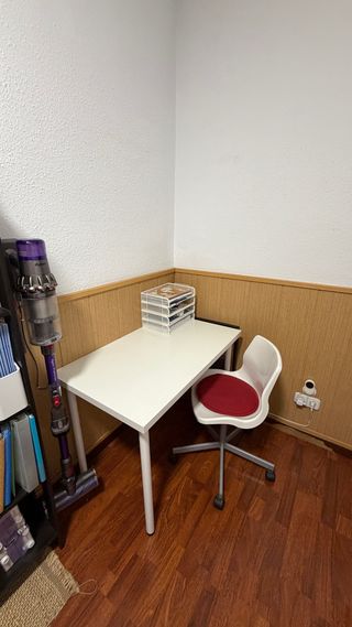Silla IKEA Blanca y Roja