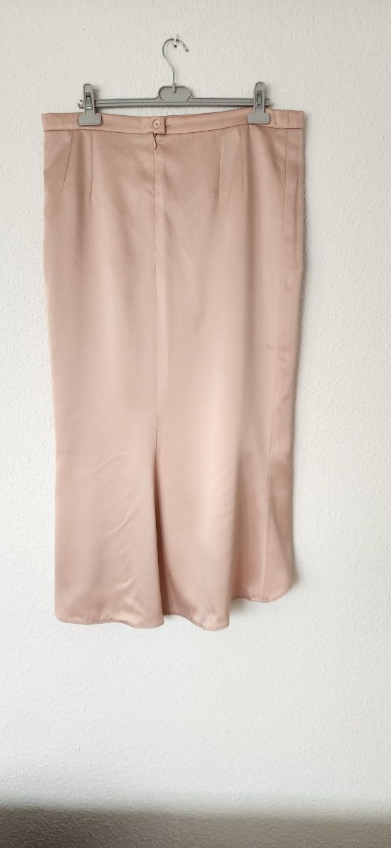 Traje de fiesta  beige y dorado