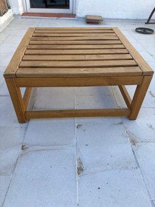 Mesa de exterior de madera