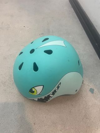 Casco bici infantil tiburón