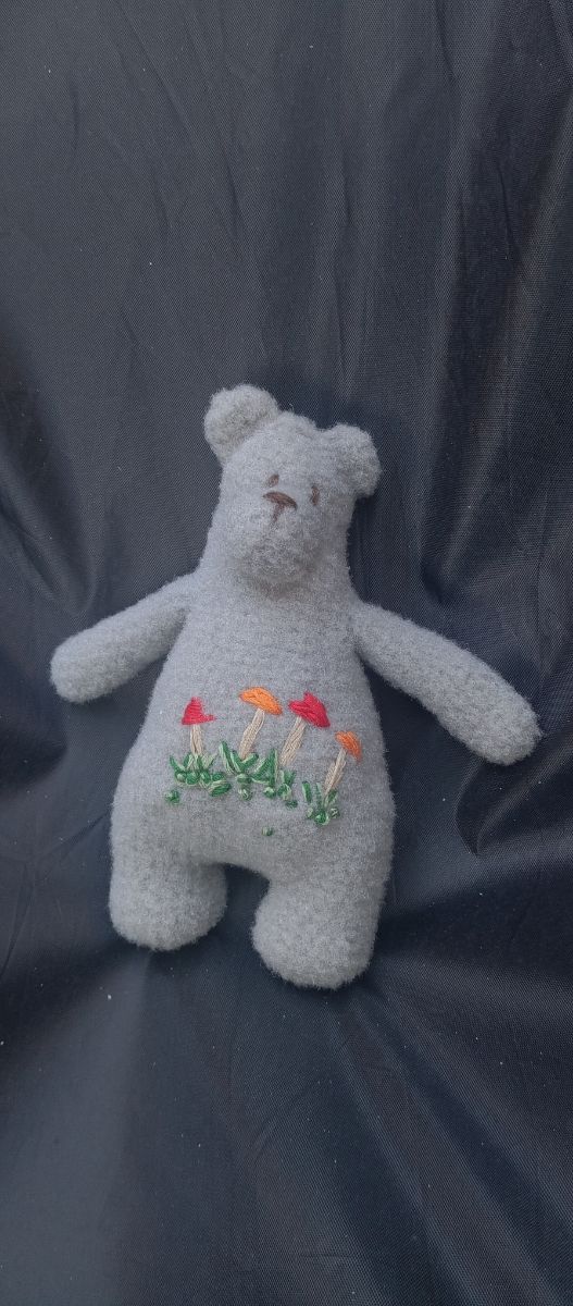 Orsetto uncinetto ricamato