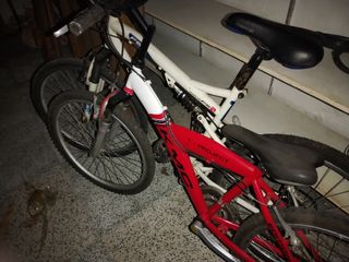Dos bicicletas
