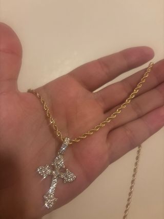 Collar Dorado con Colgante de  brillantes