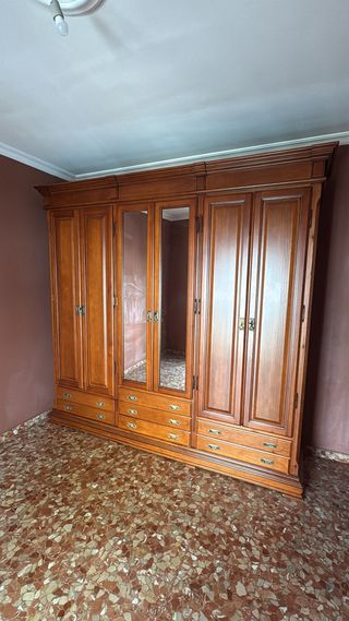 Mobile in legno con 6 ante e cassetti