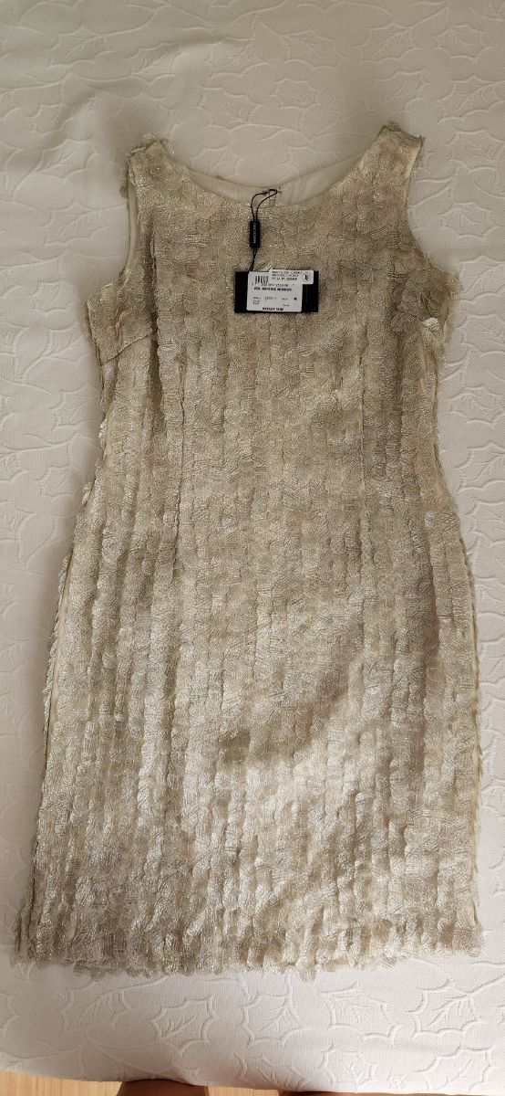 Traje de fiesta beige y rojo Talla 40