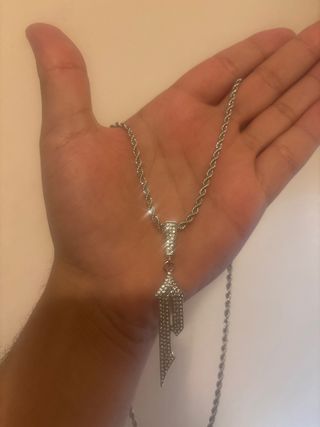 Colgante plateado con diamantes