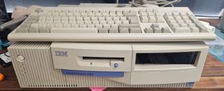 Ordenador IBM 300GL Beige