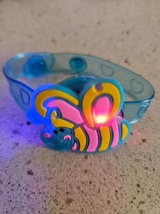 Pulsera infantil con abeja y luz
