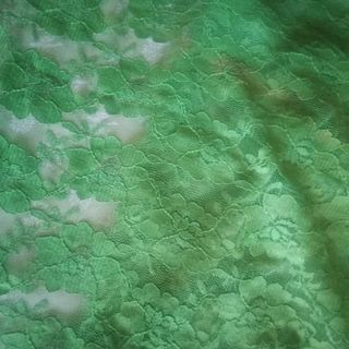 Sciarpa verde in pizzo