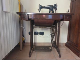 Macchina da cucire Singer vintage anni '50
