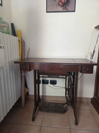 Macchina da cucire Singer vintage anni '50