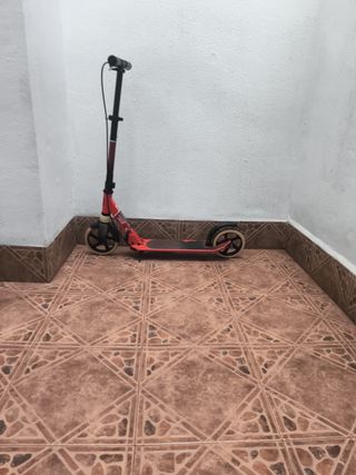 Patinete infantil rojo