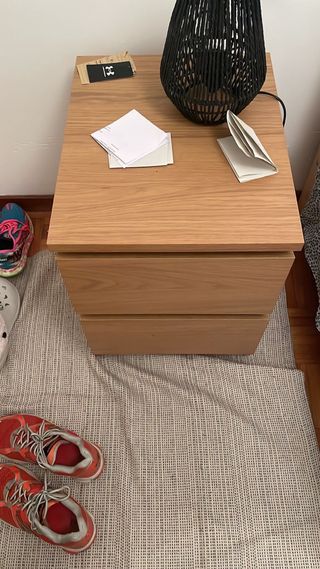Mesita de noche de madera de Ikea