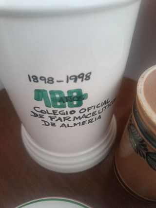 Botes de farmacia vintage decorados