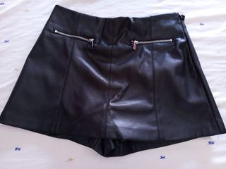 Falda pantalón pantalón efecto piel Stradivarius