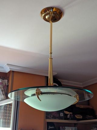 Lámpara colgante dorada y cristal