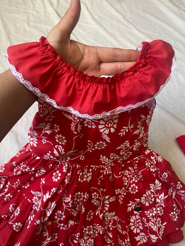 Vestido rojo floral para niña de 4 años bien esta 