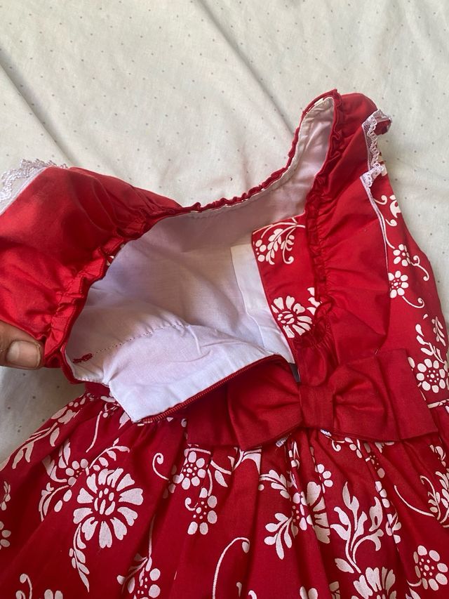 Vestido rojo floral para niña de 4 años bien esta 