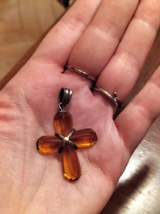 Colgante Cruz Plata y Cristal Ámbar