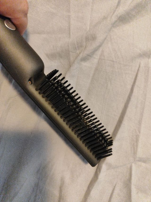 Alisador de Barba Bombada Negro