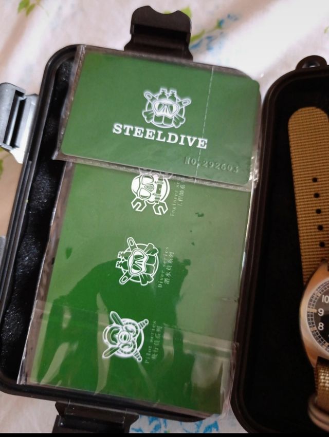 Relógio Steeldive com bracelete em lona