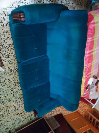 Sofá de terciopelo azul