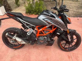 KTM Duke 125 2022 - Como Nueva