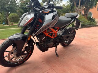 KTM Duke 125 2022 - Como Nueva