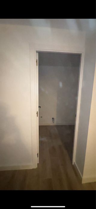 Instalador Profesional de Suelos Laminados y Viníl
