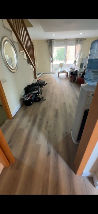 Instalador Profesional de Suelos Laminados y Viníl