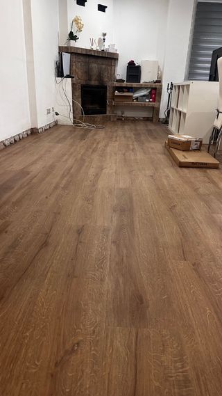 Instalador Profesional de Suelos Laminados y Viníl
