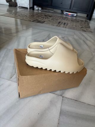 Adidas Yeezy Slide Beige