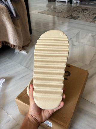 Adidas Yeezy Slide Beige