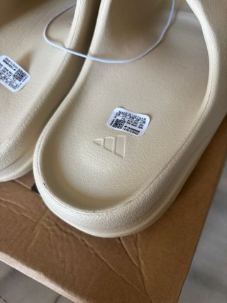 Adidas Yeezy Slide Beige